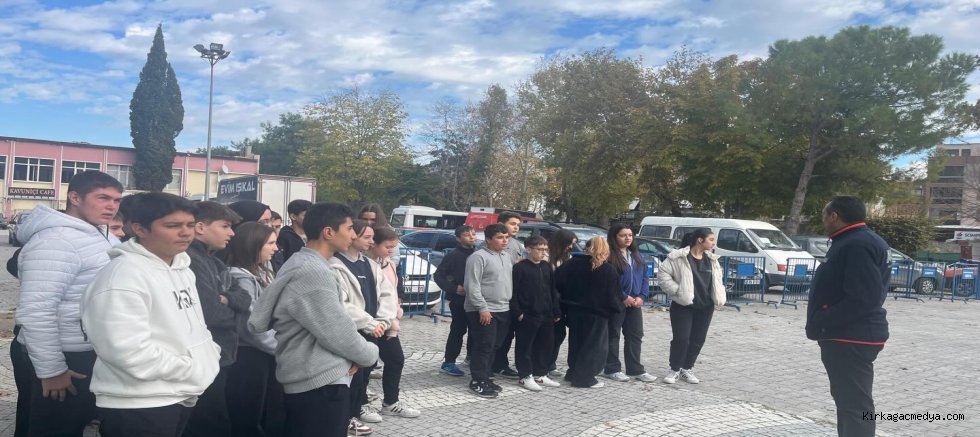 AFAD  DEPREM SİMÜLASYON TIRI İLÇEMİZDE 