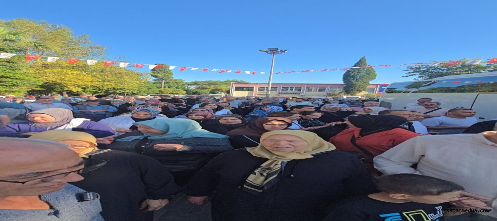 EGE ÇAKIRLAR İLK UMRE  GRUBU KUTSAL TOPRAKLARDA 