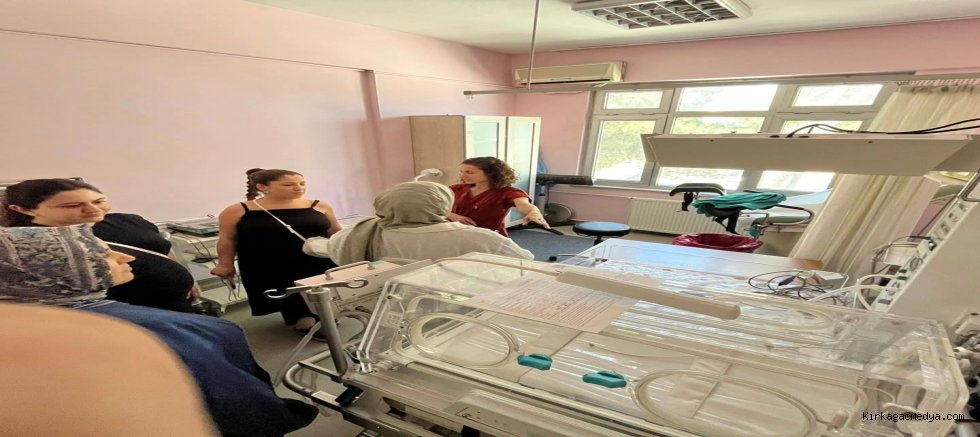 Kırkağaç Devlet Hastanesi’nde Gebe Okulu Eğitimi Gerçekleştirildi