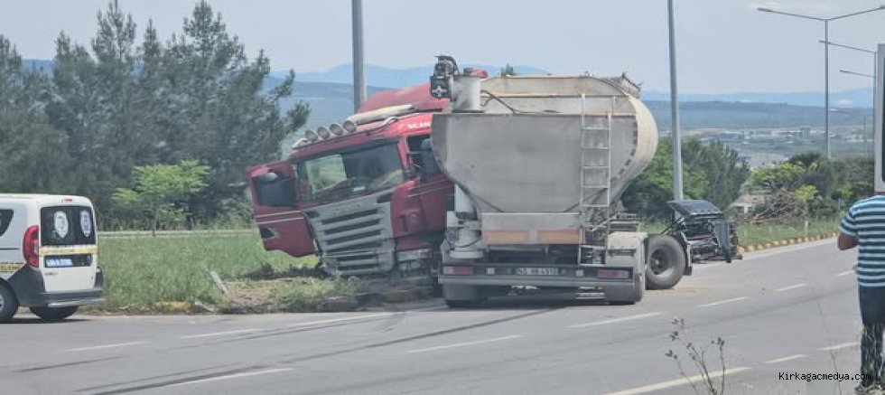 KIRKAĞAÇTA KAZA 1 KİŞİ HAYATINI KAYBETTİ4 KİŞİ YARALANDI