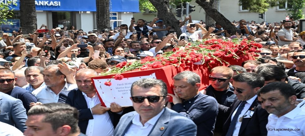 On Binlerle Birlikte Başkanımızı Son Yolculuğuna Uğurladık