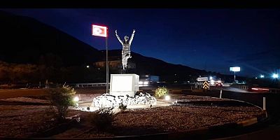 Başayar’ın Heykeline Ünvanına Yakışır Düzenleme