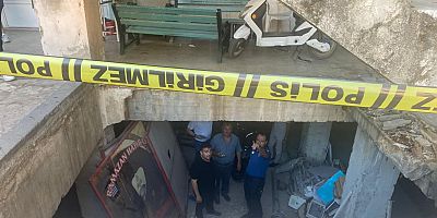 Çöken betonun altında kalan motosikletli yaralandı