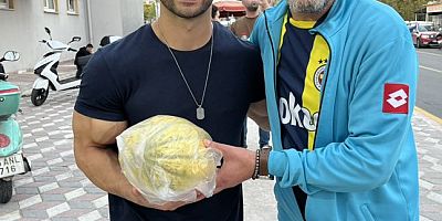 DÜNYA ŞAMPİYONUNA DÜNYACA ÜNLÜ KIRKAĞAÇ KAVUNU 