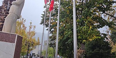 Kırkağaç 29 Ekim Cumhuriyet Bayramı kutlamaya başladı. 
