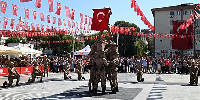 KIRKAĞAÇLI KOMANDOLARA BÜYÜK İLGİ