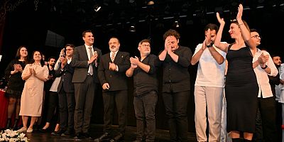 KIRKAĞAÇLI OYUNCU GÖZDE AKGÜN MANİSA ŞEHİR TİYATROSUNDA 