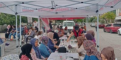 LGS YE GİREN ÖĞRENCİ VELİLERİNE İKRAMLAR YAPILDI
