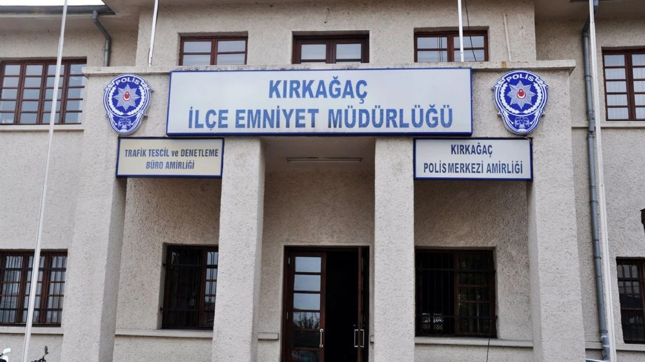 MOTOSİKLETLE KAPKAÇ YAPAN ŞÜPHELİLER YAKALANDI