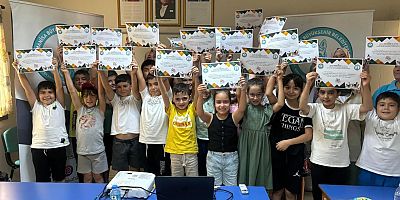 Öğrencilerine afet farkındalık eğitimi verdi.