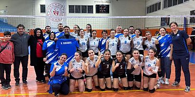 YILDIZ KIZLAR VOLEYBOL MAÇLARI DEVAM EDİYOR